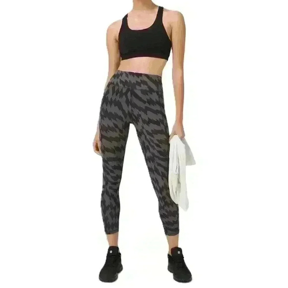 lululemon athletica Pants - NWT Lululemon Invigorate High Rise Tight 25" Leggings  Size 2